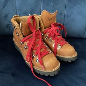 Danner Women's Mountain Light Cascade Hiking Boots